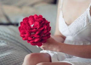 que genial!! bouquet de casamento de corações, feito em feltro...vou testar!