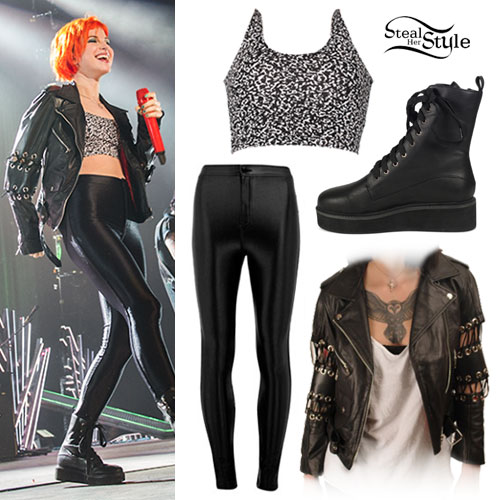 hayley-williams-black-white-print-crop-top