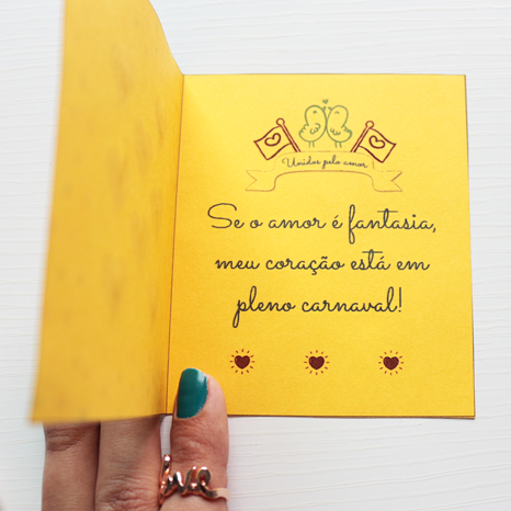 Cartão de Carnaval – “Se o amor é fantasia, meu coração está em pleno carnaval!”