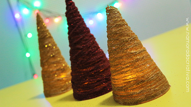 DIY: Mini árvore de natal com linha e glitter